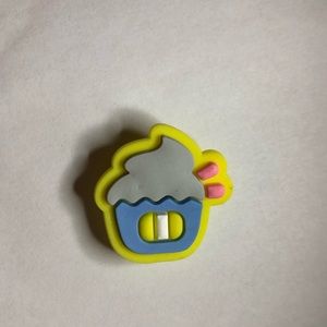 5/$10 Cupcake CROCS charm
